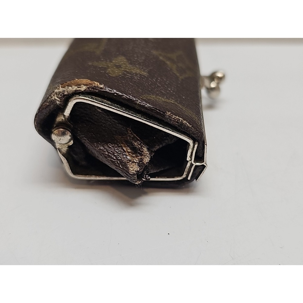 1970s LOUIS VUITTON Classic Monogram Canvas Mini Kiss Lock Coin/Lipstick Purse - Picture 6 of 8
